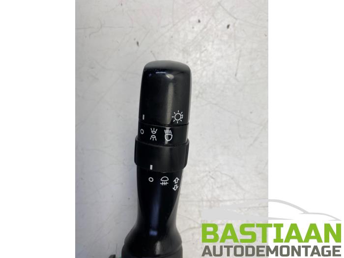 Richtingaanwijzer Schakelaar van een Citroën C1 1.0 Vti 68 12V 2015