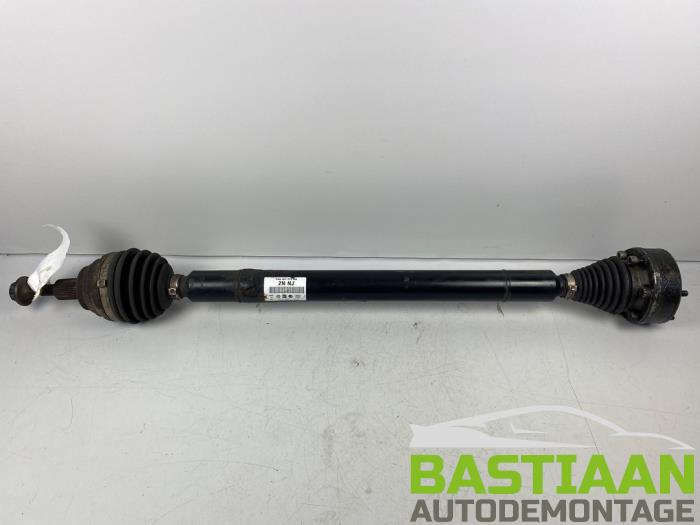 Gebruikte Aandrijfas rechts-voor Skoda Octavia Combi (1Z5) 1.4 TSI 16V Prijs € 29,99 Margeregeling aangeboden door Bastiaan Autodemontage