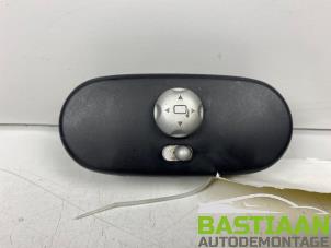 Gebruikte Schakelaar Spiegel Mini Mini Cooper S (R53) 1.6 16V Prijs € 9,99 Margeregeling aangeboden door Bastiaan Autodemontage