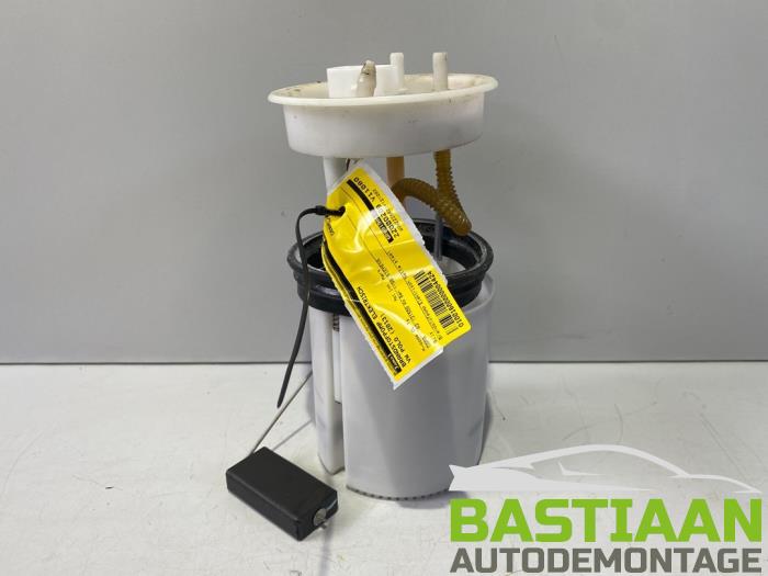 Gebruikte Tank element Pomp Volkswagen Polo V (6R) 1.2 12V Prijs € 29,99 Margeregeling aangeboden door Bastiaan Autodemontage