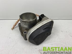 Gebruikte Gasklephuis Renault Scénic II (JM) 1.6 16V Prijs € 34,99 Margeregeling aangeboden door Bastiaan Autodemontage