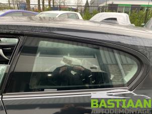 Gebruikte Ruit Extra 2Deurs links-achter BMW 1 serie (F20) 116i 1.5 12V Prijs € 149,99 Margeregeling aangeboden door Bastiaan Autodemontage
