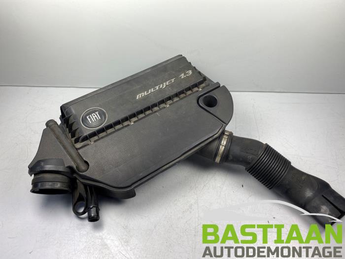 Gebruikte Luchtfilterhuis Fiat Grande Punto (199) 1.3 JTD Multijet 16V 85 Actual Prijs € 24,99 Margeregeling aangeboden door Bastiaan Autodemontage