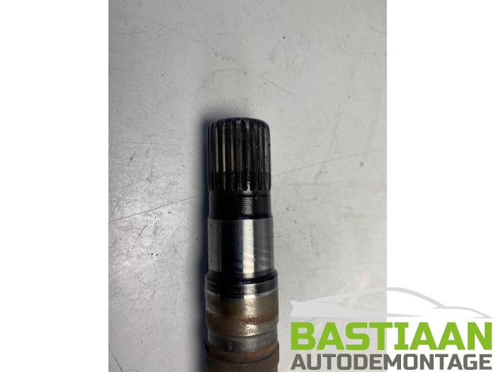 Gebruikte Steekas rechts-voor Fiat Grande Punto (199) 1.3 JTD Multijet 16V 85 Actual Prijs € 39,99 Margeregeling aangeboden door Bastiaan Autodemontage