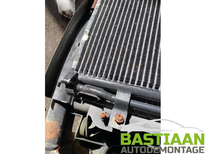Airco Condensor van een Audi A4 Avant (B7) 2.5 TDI V6 24V 2005