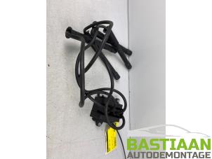 Gebruikte Bobine Renault Twingo II (CN) 1.2 16V Prijs € 29,99 Margeregeling aangeboden door Bastiaan Autodemontage