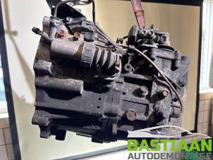 Versnellingsbak van een Mazda 5 (CR19) 2.0 CiDT 16V High Power 2008