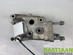 Gebruikte Dynamosteun boven Peugeot 307 (3A/C/D) 2.0 HDi 110 FAP Prijs € 100,00 Margeregeling aangeboden door Bastiaan Autodemontage