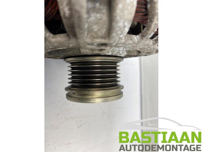 Dynamo van een Volkswagen Up! (121) 1.0 12V 60 2012