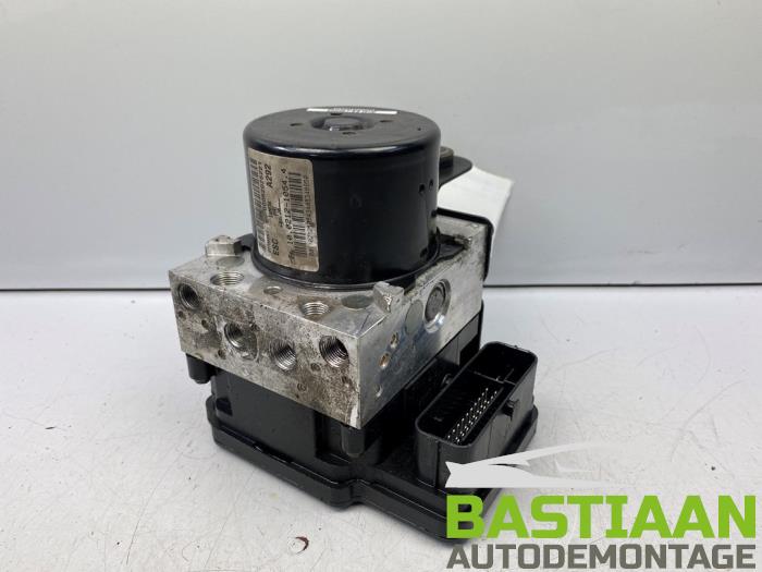 Gebruikte ABS Pomp Fiat Doblo Cargo (263) 1.3 D Multijet Prijs € 180,00 Margeregeling aangeboden door Bastiaan Autodemontage