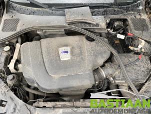 Gebruikte Afdekplaat motor Volvo S60 II (FS) 2.0 D3 20V Prijs € 34,90 Margeregeling aangeboden door Bastiaan Autodemontage