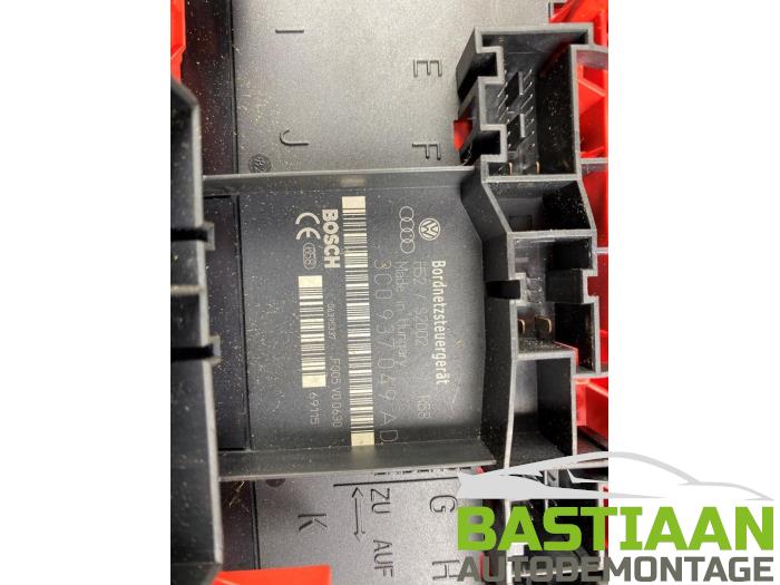 Computer Body Control van een Volkswagen Caddy III (2KA,2KH,2CA,2CH) 2.0 SDI 2007