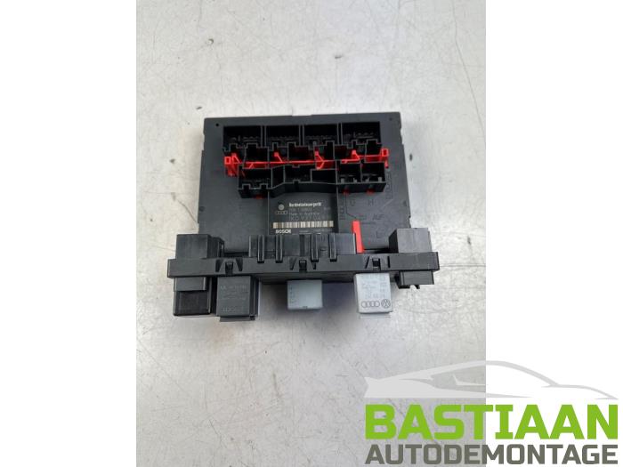 Gebruikte Computer Body Control Volkswagen Touran (1T1/T2) 1.6 FSI 16V Prijs € 34,99 Margeregeling aangeboden door Bastiaan Autodemontage