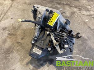 Gebruikte Versnellingsbak Renault Captur (2R) 0.9 Energy TCE 12V Prijs € 374,90 Margeregeling aangeboden door Bastiaan Autodemontage