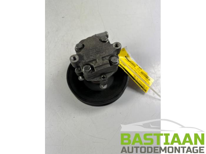 Gebruikte Servopomp Volkswagen Transporter/Caravelle T5 2.5 TDi Prijs € 74,99 Margeregeling aangeboden door Bastiaan Autodemontage