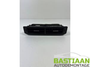 Gebruikte Luchtrooster Dashboard Volkswagen Polo VI (AW1) 1.0 TSI 12V Prijs € 29,99 Margeregeling aangeboden door Bastiaan Autodemontage