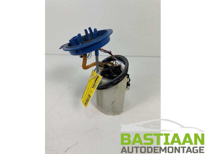 Gebruikte Tank element Pomp Volkswagen Polo VI (AW1) 1.0 TSI 12V Prijs € 74,99 Margeregeling aangeboden door Bastiaan Autodemontage