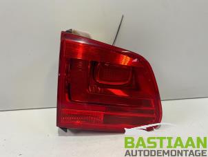 Gebruikte Achterlicht links Volkswagen Tiguan (5N1/2) 1.4 TSI 16V 4Motion Prijs € 28,00 Margeregeling aangeboden door Bastiaan Autodemontage