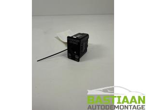 Gebruikte Airbag schakelaar Volkswagen Polo VI (AW1) 1.0 TSI 12V Prijs € 9,90 Margeregeling aangeboden door Bastiaan Autodemontage