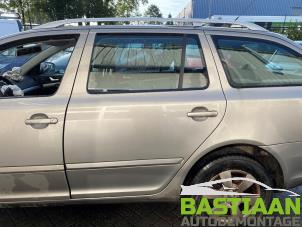 Gebruikte Deur 4Deurs links-achter Skoda Octavia Combi (1Z5) 1.4 TSI 16V Prijs € 149,99 Margeregeling aangeboden door Bastiaan Autodemontage