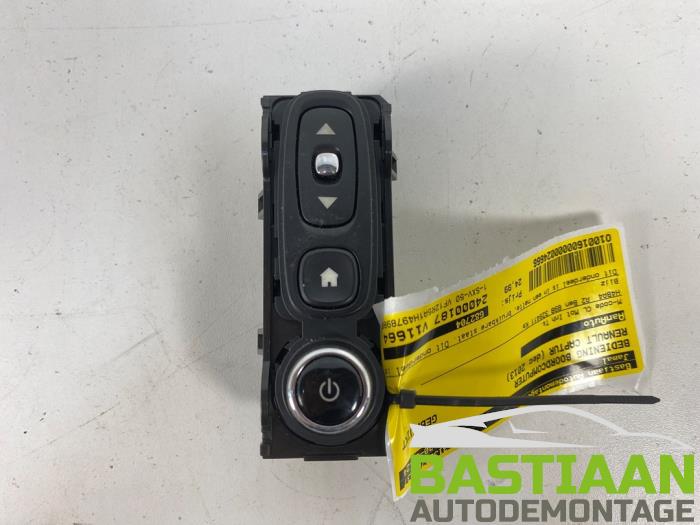 Gebruikte Bediening boordcomputer Renault Captur I (2R) 0.9 Energy TCE 12V Prijs € 24,99 Margeregeling aangeboden door Bastiaan Autodemontage