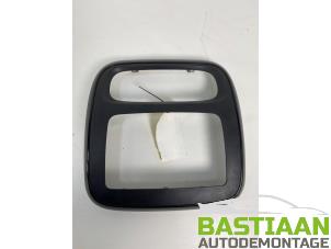 Gebruikte Radio omlijsting Opel Vivaro 1.6 CDTi BiTurbo 125 Prijs € 24,90 Margeregeling aangeboden door Bastiaan Autodemontage