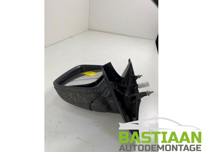 Buitenspiegel links van een Opel Vivaro 1.6 CDTi BiTurbo 125 2017