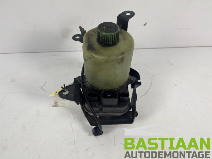 Gebruikte Servopomp Skoda Fabia II Combi 1.2i 12V Prijs € 99,99 Margeregeling aangeboden door Bastiaan Autodemontage