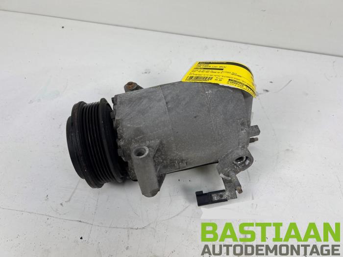 Gebruikte Aircopomp Ford Fiesta 6 (JA8) 1.0 Ti-VCT 12V 65 Prijs € 99,99 Margeregeling aangeboden door Bastiaan Autodemontage