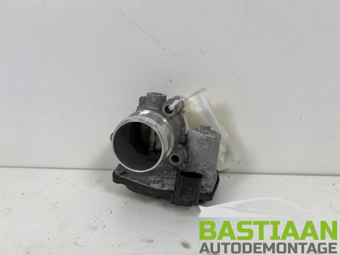 Gebruikte Gasklephuis Ford Fiesta 6 (JA8) 1.0 Ti-VCT 12V 65 Prijs € 29,90 Margeregeling aangeboden door Bastiaan Autodemontage