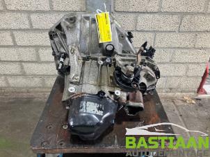 Gebruikte Versnellingsbak Renault Clio III (BR/CR) 1.4 16V Prijs € 249,99 Margeregeling aangeboden door Bastiaan Autodemontage