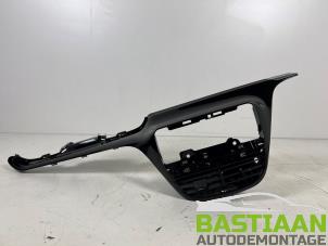 Gebruikte Radio omlijsting Peugeot 208 I (CA/CC/CK/CL) 1.2 Vti 12V PureTech 82 Prijs € 39,90 Margeregeling aangeboden door Bastiaan Autodemontage