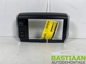 Gebruikte Radio omlijsting Peugeot 208 I (CA/CC/CK/CL) 1.2 Vti 12V PureTech 82 Prijs € 24,90 Margeregeling aangeboden door Bastiaan Autodemontage
