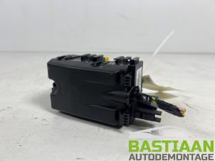 Gebruikte Zekeringkast Peugeot 208 I (CA/CC/CK/CL) 1.2 Vti 12V PureTech 82 Prijs € 24,90 Margeregeling aangeboden door Bastiaan Autodemontage
