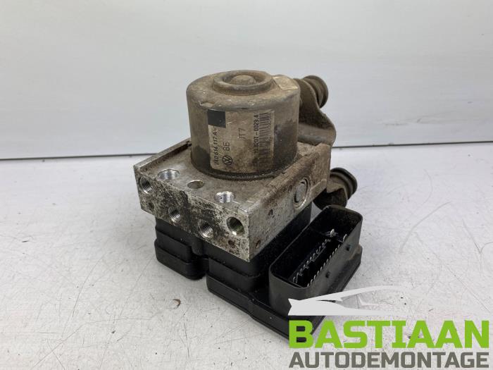 Gebruikte ABS Pomp Volkswagen Caddy III (2KA,2KH,2CA,2CH) 2.0 SDI Prijs € 38,00 Margeregeling aangeboden door Bastiaan Autodemontage
