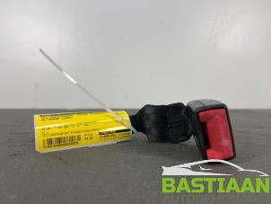 Gebruikte Veiligheidsgordel Insteek midden-achter Volkswagen Touran (1T1/T2) 1.6 FSI 16V Prijs € 49,99 Margeregeling aangeboden door Bastiaan Autodemontage