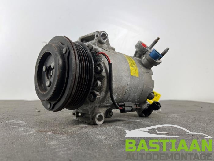 Gebruikte Aircopomp Ford Focus 3 Wagon 1.0 Ti-VCT EcoBoost 12V 100 Prijs € 67,49 Margeregeling aangeboden door Bastiaan Autodemontage