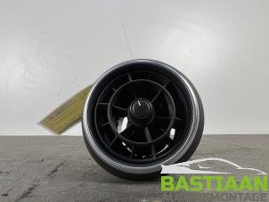 Gebruikte Luchtrooster Dashboard Audi A1 (8X1/8XK) 1.2 TFSI Prijs € 14,90 Margeregeling aangeboden door Bastiaan Autodemontage