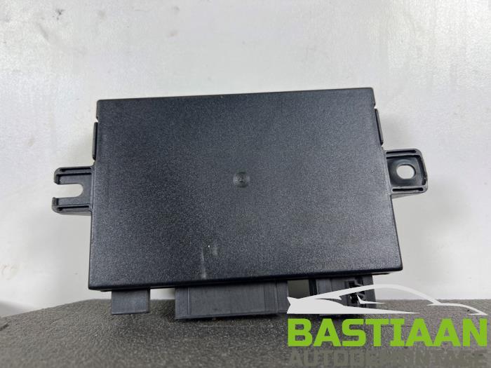 Trekhaak Module van een Volkswagen Touareg (7LA/7L6) 3.2 V6 24V 2002