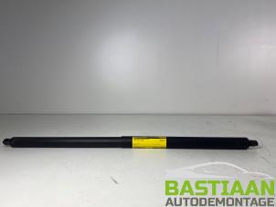 Gebruikte Achterklepdemper rechts-achter Ford Kuga II (DM2) 1.5 EcoBoost 16V 150 Prijs € 39,99 Margeregeling aangeboden door Bastiaan Autodemontage