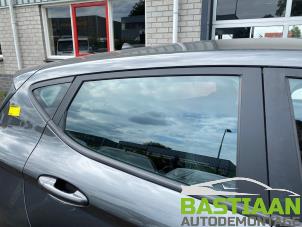 Gebruikte Deurruit 4Deurs rechts-achter Ford Fiesta 7 1.1 Ti-VCT 12V 70 Prijs € 19,99 Margeregeling aangeboden door Bastiaan Autodemontage