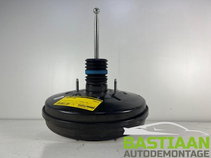 Gebruikte Rembekrachtiger Volkswagen Golf VII (AUA) 2.0 TDI 150 16V Prijs € 74,90 Margeregeling aangeboden door Bastiaan Autodemontage