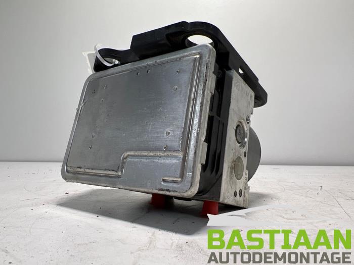 Gebruikte ABS Pomp Volkswagen Golf VII (AUA) 2.0 TDI 150 16V Prijs € 224,99 Margeregeling aangeboden door Bastiaan Autodemontage