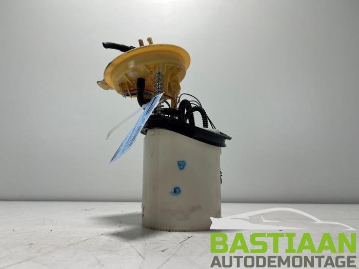 Gebruikte Tank element Pomp Volkswagen Golf VII (AUA) 2.0 TDI 150 16V Prijs € 84,99 Margeregeling aangeboden door Bastiaan Autodemontage