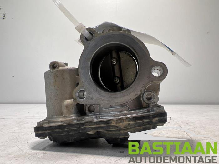 Gebruikte Gasklephuis Ford Fiesta 7 1.1 Ti-VCT 12V 70 Prijs € 24,90 Margeregeling aangeboden door Bastiaan Autodemontage