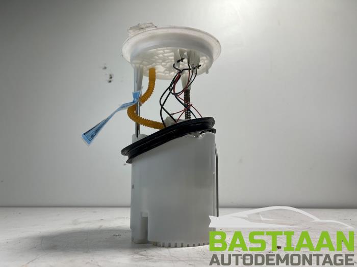 Gebruikte Tank element Pomp Volkswagen Up! (121) 1.0 12V 75 Prijs € 39,99 Margeregeling aangeboden door Bastiaan Autodemontage