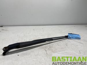 Gebruikte Ruitenwisserarm voor Toyota Aygo (B10) 1.0 12V VVT-i Prijs € 29,99 Margeregeling aangeboden door Bastiaan Autodemontage