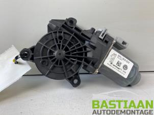 Gebruikte Motor electrisch raam Volkswagen Up! (121) 1.0 12V 60 Prijs € 23,74 Margeregeling aangeboden door Bastiaan Autodemontage