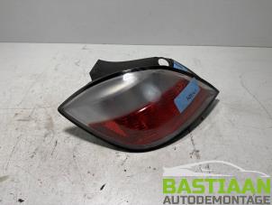 Gebruikte Achterlicht links Opel Astra H (L48) 1.6 16V Twinport Prijs € 24,00 Margeregeling aangeboden door Bastiaan Autodemontage