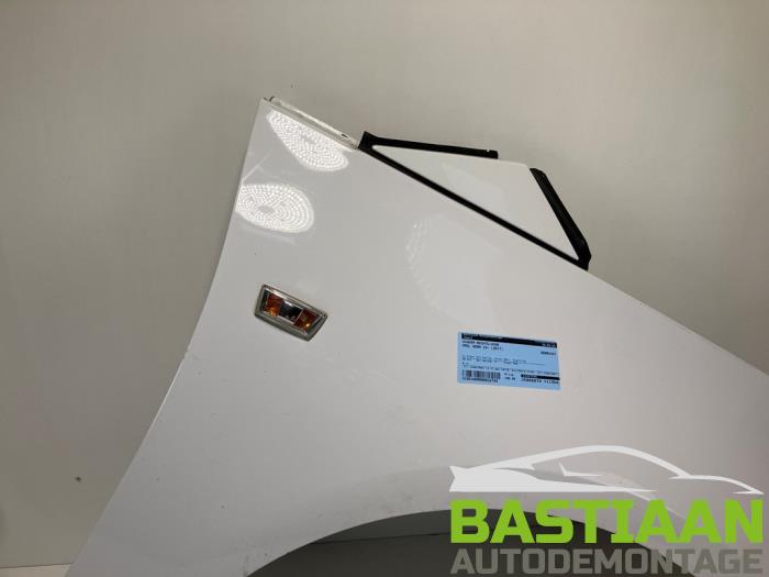 Scherm rechts-voor van een Opel Adam 1.4 16V Bi-Fuel Ecoflex 2017